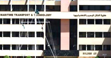وقفة احتجاجية لخريجى "الأكاديمية البحرية" للمطالبة بالتعيين