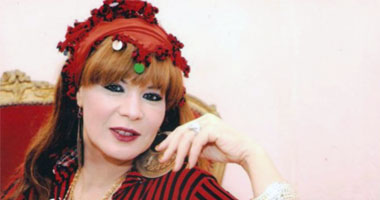 "تعالوا نعمل دستور" مسرحية جديدة لنجاح حسن 