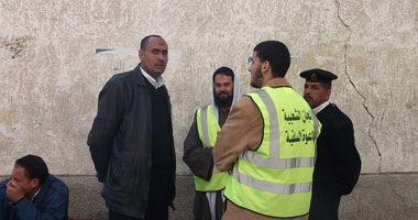 الجيش يمنع أنصار "النور" من توزيع دعاية أمام لجنة بالإسكندرية