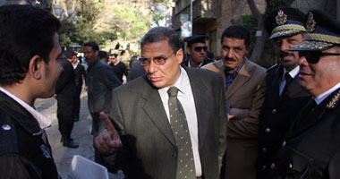 عامل يقتل جاره ويسلم نفسه لرجال المباحث بإمبابة 
