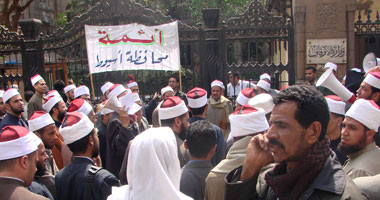 مسيرة لعلماء الأزهر من مسجد النور للمجلس العسكرى تطالب باستقلاله 