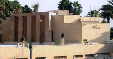 "السبورة" رسم حى بمتحف محمود مختار