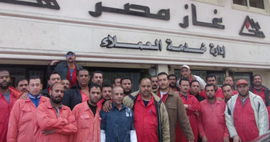 عمال غاز مصر يطالبون بحقوقهم المهدرة ببورسعيد 