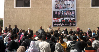 طلاب "عين شمس" يشكلون لجانًا لمنع دخول "بلطجية" للجامعة