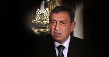 إعادة هيكلة الأجور و"شرف" يطالب "المالية" بوضع حد أقصى