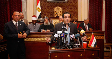 أيمن نور: شكلنا وفدا لمقابلة "العسكرى" غدا لتقديم توقيعات نواب البرلمان لإسقاط العقوبات السياسية فى عهد المخلوع.. وهناك 3 مرشحين للرئاسة طالبوا دعم غد الثورة فى الانتخابات