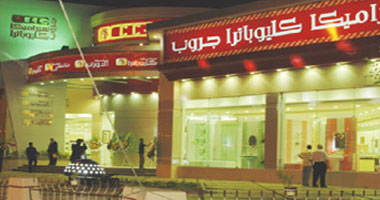 استمرار إضراب عمال "الصلب والأسمدة وكليوباترا وأجواء" بالسويس