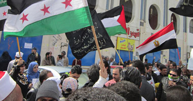 مظاهرة بمشاركة سوريين بـ"السويس" للمطالبة برحيل "الأسد"
