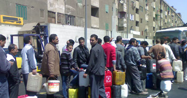 غلق طريق ترعة الإسماعيلية بسبب أزمة البنزين 
