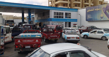 ضبط 3 أصحاب محطات امتنعوا عن بيع 3100 لتر بنزين بالقاهرة