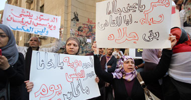بالصور.. وقفة أمام "دار القضاء" للمطالبة بالإفراج عن "دومة"