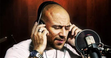 "حلة محشى" و"أيام زمان" فى برومو ألبوم أحمد مكى