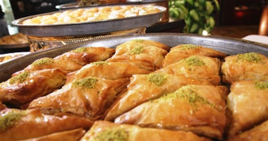 طريقة عمل الجلاش الحلو بالمهلبية فى خطوات بسيطة