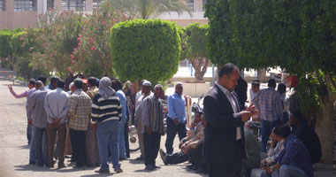 وقفة لأهالى 5 قرى بكفر الشيخ احتجاجاً على بوار 3 آلاف فدان