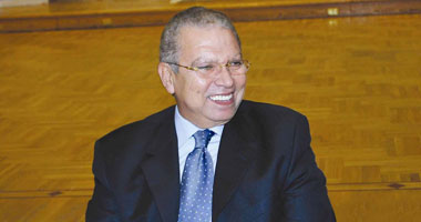 "محمد يوسف" من ملازم بحرى فى عهد عبدالناصر إلى وزير لقطاع الأعمال 2012