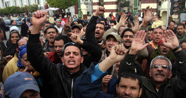 200 عامل يضربون عن العمل بـ"هاوس جاز بالسويس"