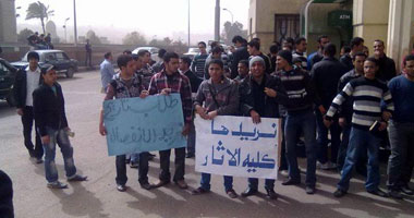 مسيرة لطلبة التاريخ والحضارة بجامعة الأزهر إلى المشيخة للمطالبة بتحويلهم كلية
