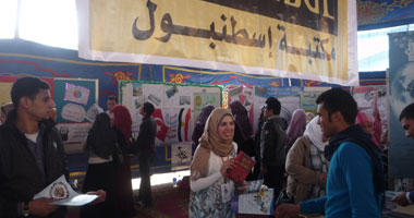 معرض باسم "سكوت هنعمر" بجامعة المنصورة بمشاركة 19 أسرة