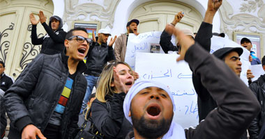 إمام مسجد الزيتونة بتونس يتهم الحكومة بالتضييق عليه