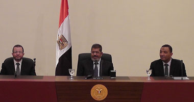 طائرة الرئيس تغادر سوهاج فى طريقها للقاهرة