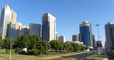 اضطراب الشرق الأوسط يحول أبو ظبى إلى مدينة سينما مفتوحة