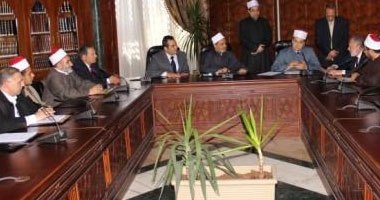 الإمام الأكبر لأوائل طلاب الشعبة الإسلامية: الأمل معقود عليكم 