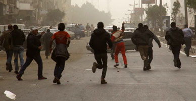 "الصحة": ارتفاع عدد المصابين باشتباكات المقطم إلى 71 حالة 