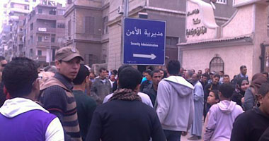 التظاهرات أمام نيابة الزقازيق تتحول لفرحة بعد إخلاء سبيل "العراقى"