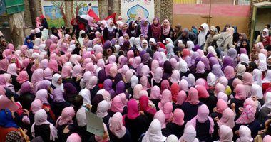 اعتصام طالبات مدرسة "المدينة المنورة" الإخوانية بالإسكندرية 