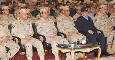 المشير السيسى يلتقي العاملين فى المجالات البحثية بالقوات المسلحة 