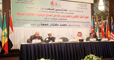 سعاد صالح: التساهل فى الفتوى حرام ولا يتشرط فى المفتى أن يكون ذكرا