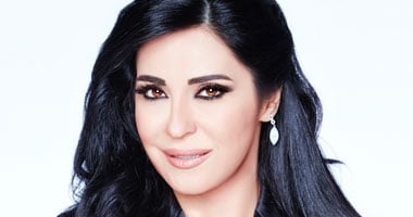 إنجى أنور: برنامجى على CBC XTRA سياسى فنى اجتماعى شامل.. وأجتهد من أجل "التميز".. وافقت على الانضمام للقناة فور اتصال محمد هانى بى.. ولا أفكر حاليا فى العودة إلى التليفزيون المصرى