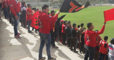 الألتراس يحاصر غرفة ملابس لاعبى الأهلي