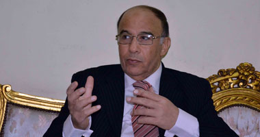 ذكريات محمد الموجى فى "عزيز على القلب" مع الموجى الصغير