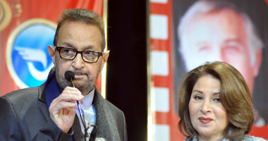 بالصور..نور الشريف يحصد جائزة الريادة السينمائية فى ختام "الكاثوليكى" 