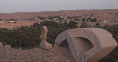 العثور على نحت حجرى كبير صنع عام 1087 شرقى الصين