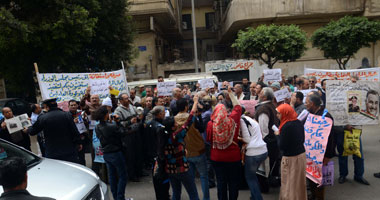 "مجلس مصابى الثورة" ينظمون مسيرة لبوابة "الوزراء" بالقصر العينى