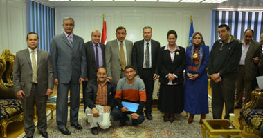 بالصور.. محافظ البحيرة يلتقى "تنفيذى الهيئة العامة لتعليم الكبار"