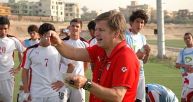 ببصمة اليد.. منتخب الشباب يستخرج تأشيرات السفر للتشيك