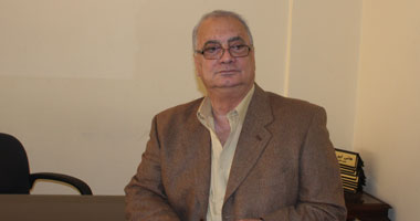 زاهر يعود من إنجلترا مساء اليوم