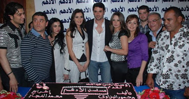 احتفال فريق عمل مسلسل "الأدهم" ببدء التصوير