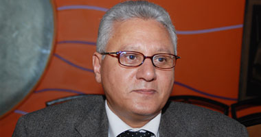"عبد الحميد": أمريكا منحت  مصر 80 مليار دولار معونات عسكرية