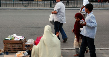 السعودية تطبق قانون يقصر العمل فى بيع الملابس الداخلية النسائية على السيدات فقط