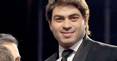 محمد عاطف «يهجو» خالد سليم بأغنية: لو فاكر نفسك خالد تفكيرك مش سليم.. أصلا إحساسك بارد وانت استايل قديم