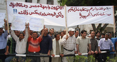 بعد مرور أسابيع على اعتصامات موظفى هيئة تحسين الأراضى و"المعاقين" وعمال شركة النوبارية للميكنة الزراعية أمام مجلس الشعب..الهدوء سيد الموقف