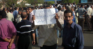 6آلاف عامل يواصلون إضرابهم بألمونيوم نجع حمادى