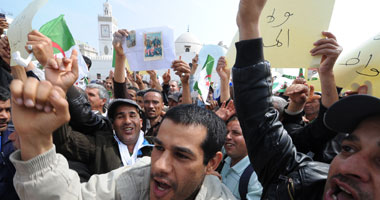 السلطات الجزائرية تعتقل 17 شخصا دعوا للتظاهر