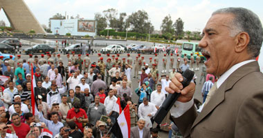 زكريا عبد العزيز من التحرير: على الشعب أن يتوحد ليطهر البلاد