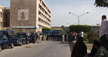 حلمى أبو العيش يغادر سجن طره بعد تسديد الغرامة