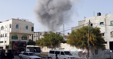جرح فلسطينيين اثنين فى غزة بقذيفة أطلقتها إسرائيل 